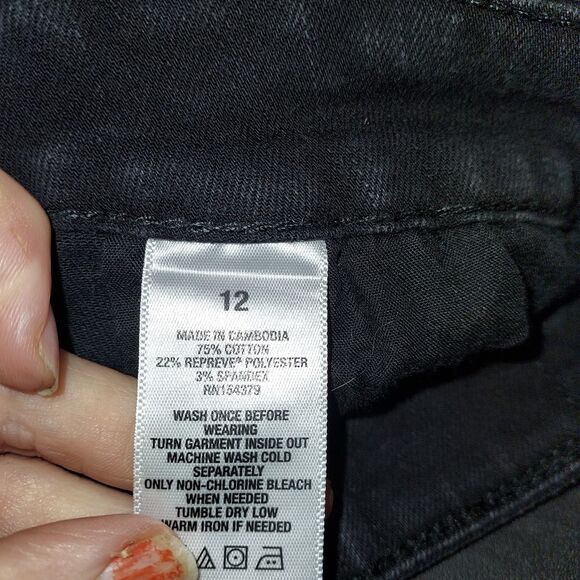 Aeropostale Black Jean Shorts with Distressed Design - Picture 5 of 11